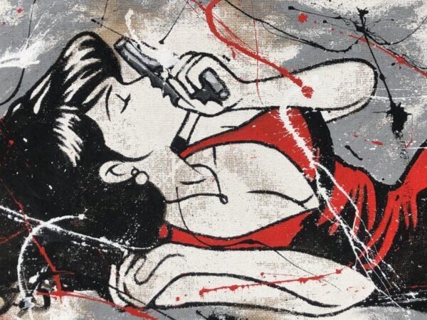 Fujiko distesa con pistola