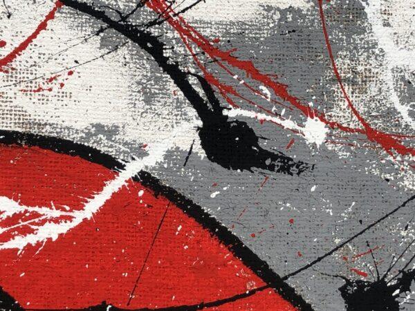 Fujiko distesa con pistola