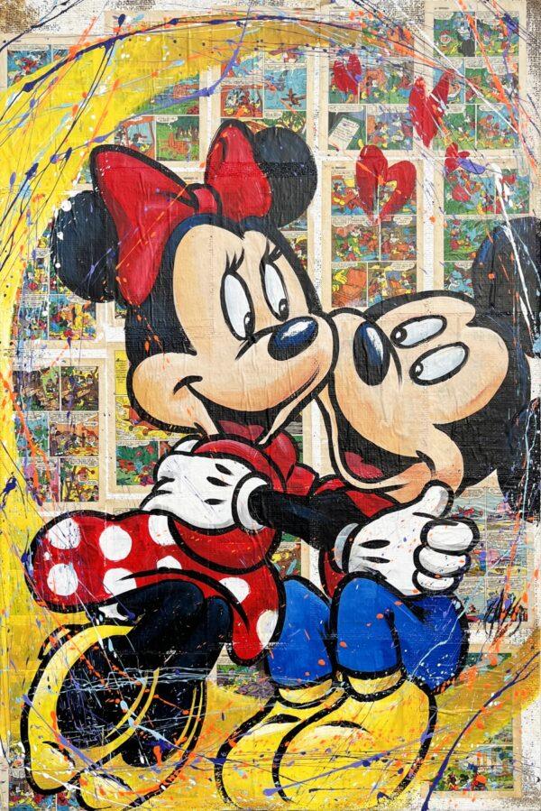 Juta Topolino e Minnie abbraccio sulla Luna